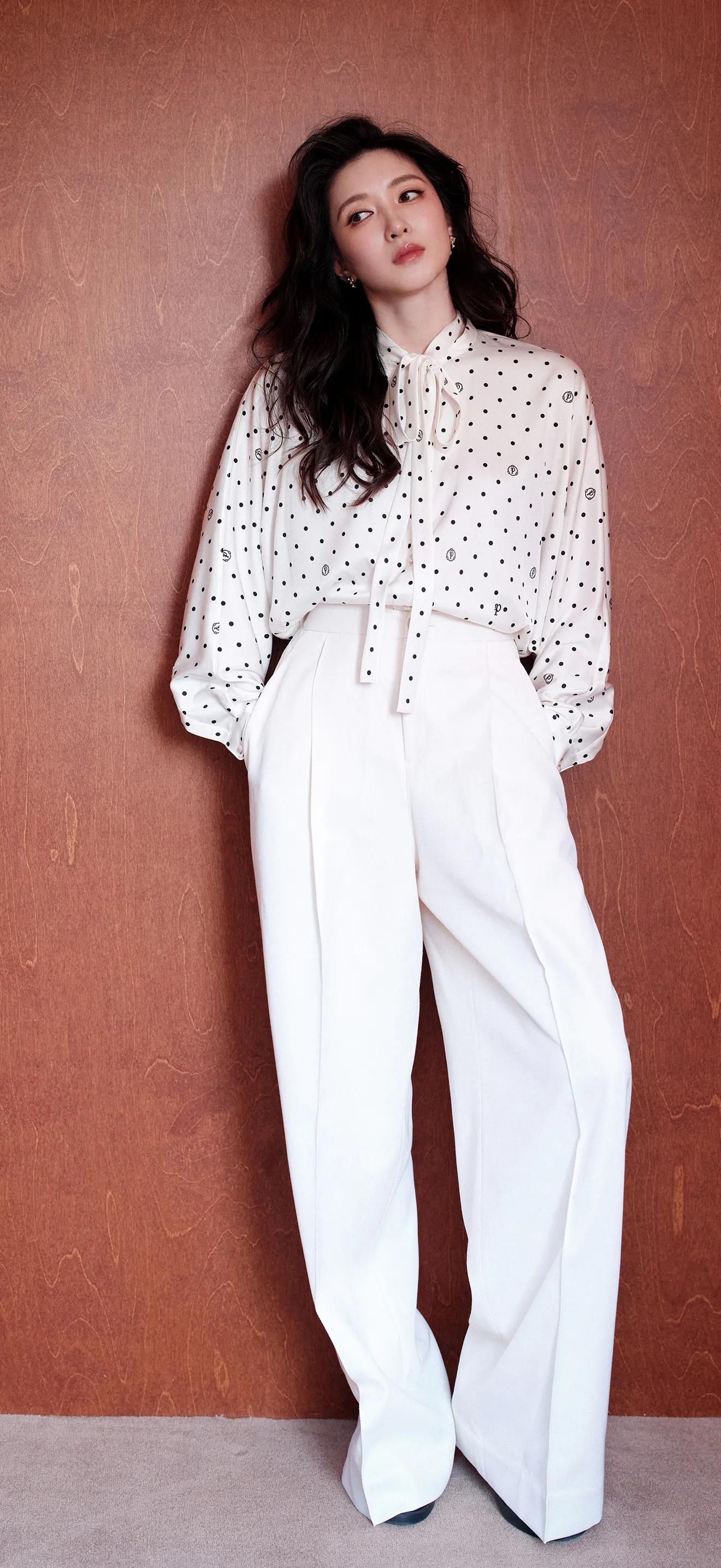 眼镜一带知性优雅的气质提升到天花板了,江疏影最新妆造大片写真