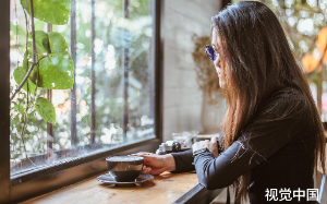 前世我研究的铭文都被弟弟抢先说出，重生我故意留下错误笔记，弟弟却当着所有专家的面念了出来…