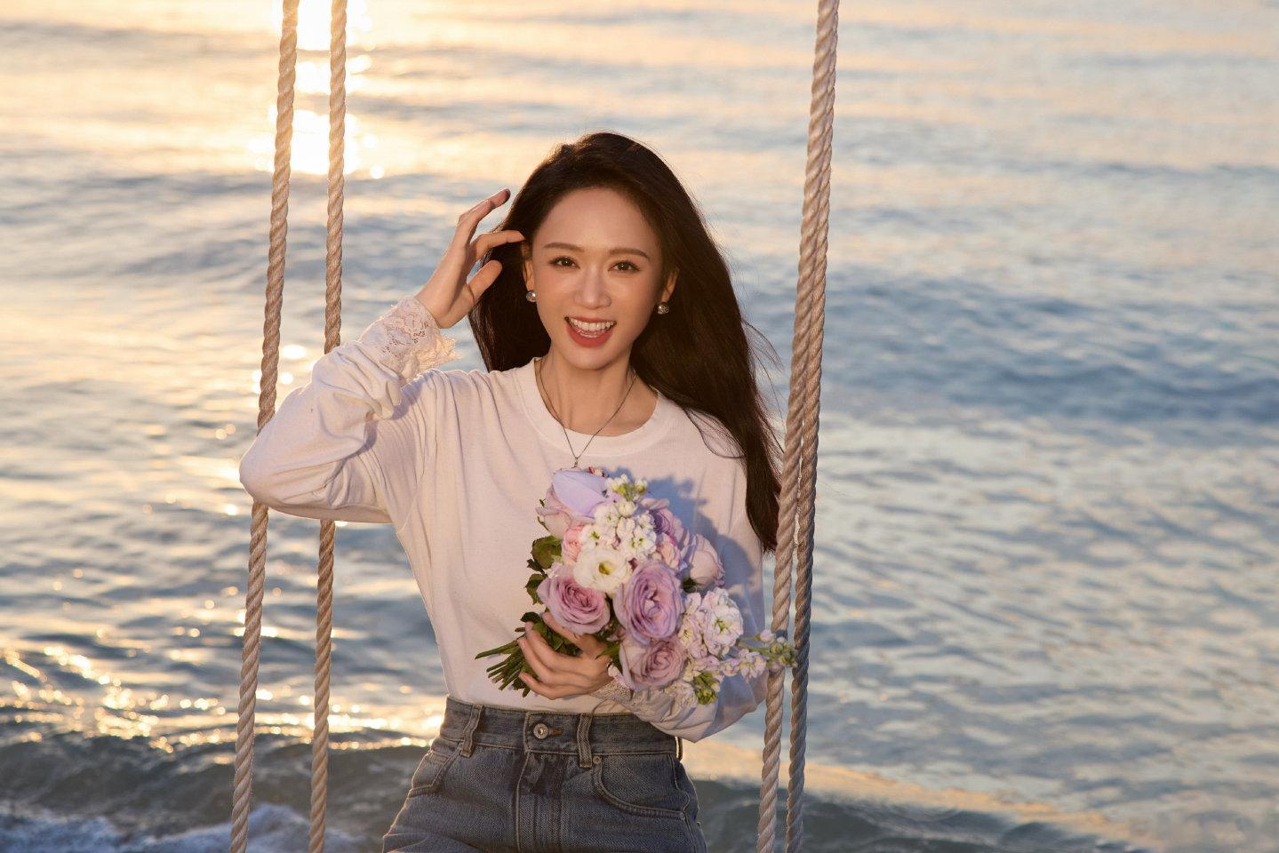 陈乔恩海边度假晒美照！光脚荡秋千老公掌镜拍，欣赏自己说瘦就瘦