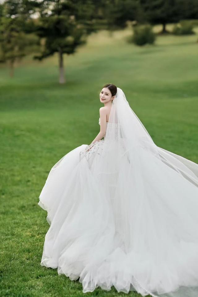 汪小菲婚礼刮大风画面曝光！在长城上誓言，张兰穿白色旗袍被喷