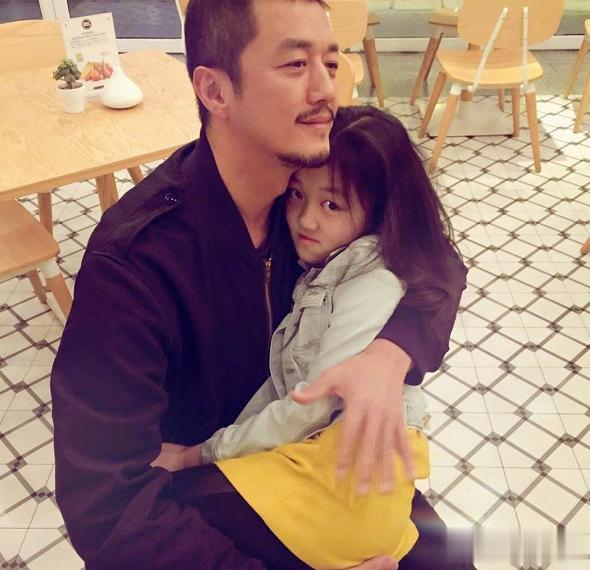 怀旧照片:随着李亚鹏头发越来越少,王菲脸上的笑容也逐渐消失