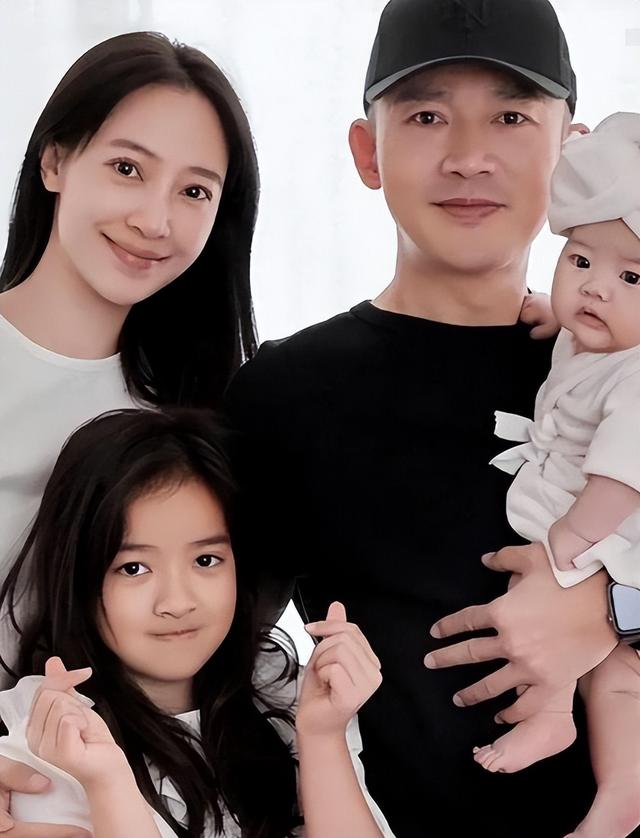 她被称为“最美星二代”,绝世美貌惊艳全网,难怪聂远成宠女狂魔