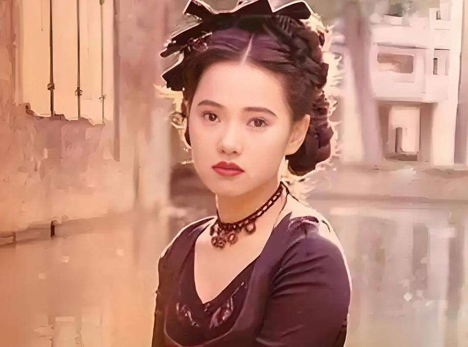 14年恋爱,9年婚姻,41岁离婚带娃,47岁再嫁,如今她被宠成公主