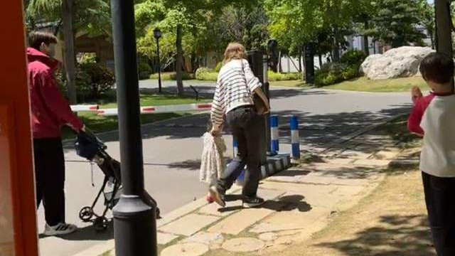 阿诺一家春游，公婆好苍老，混血女儿很漂亮，董力被调教成好老公