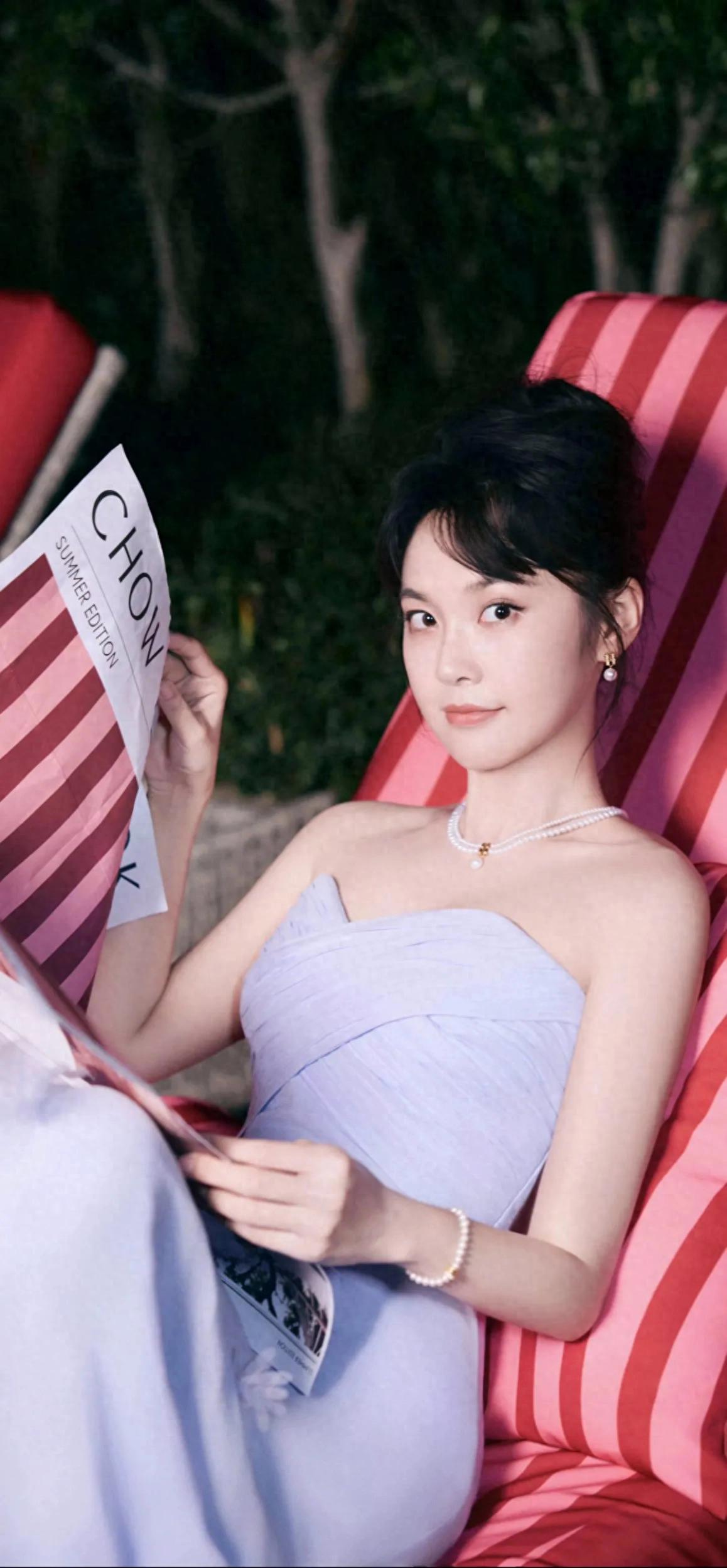 张佳宁海边蓝裙壁纸