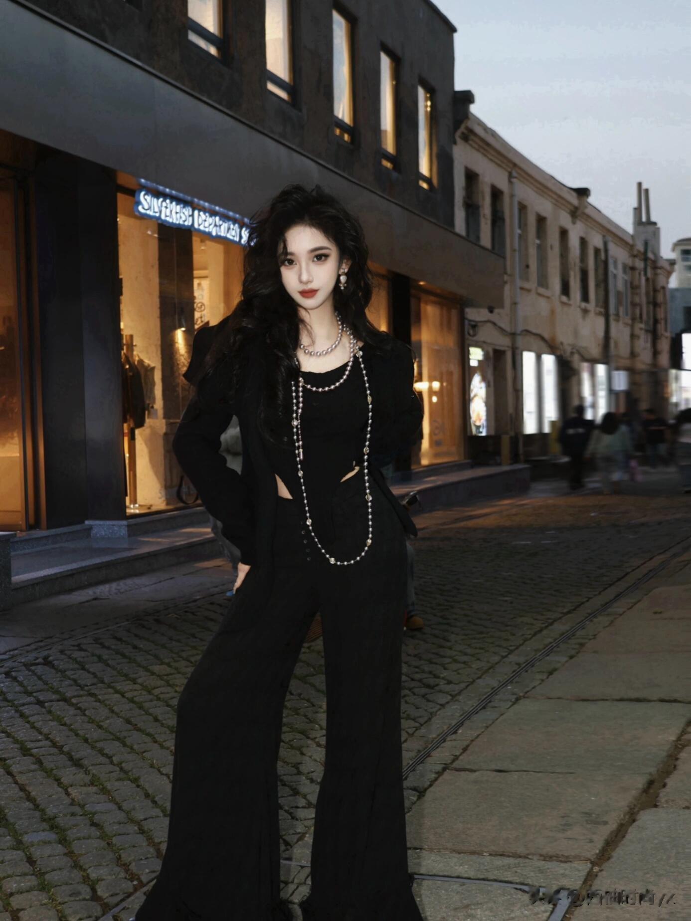 上海一校花,仙姿玉色,堪称上帝吻过的容颜,美得让人移不开眼