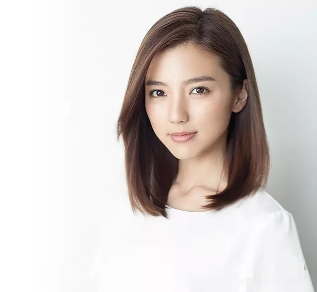 真野惠里菜:天生为镜头而生的“人间极品”