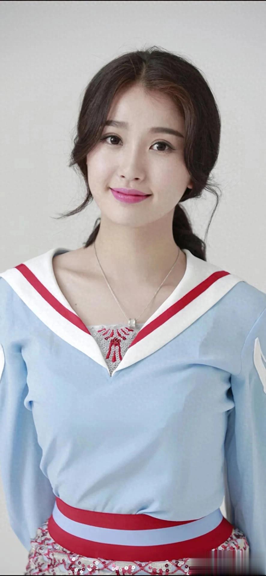 明星高清写真鉴赏|虞书欣,亮片裙,戳中你审美了吗?