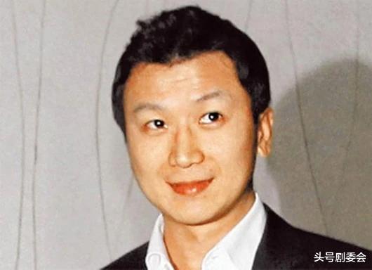 看看侯佩岑的老公是谁，我终于知道侯佩岑为何每次都能这么霸气了