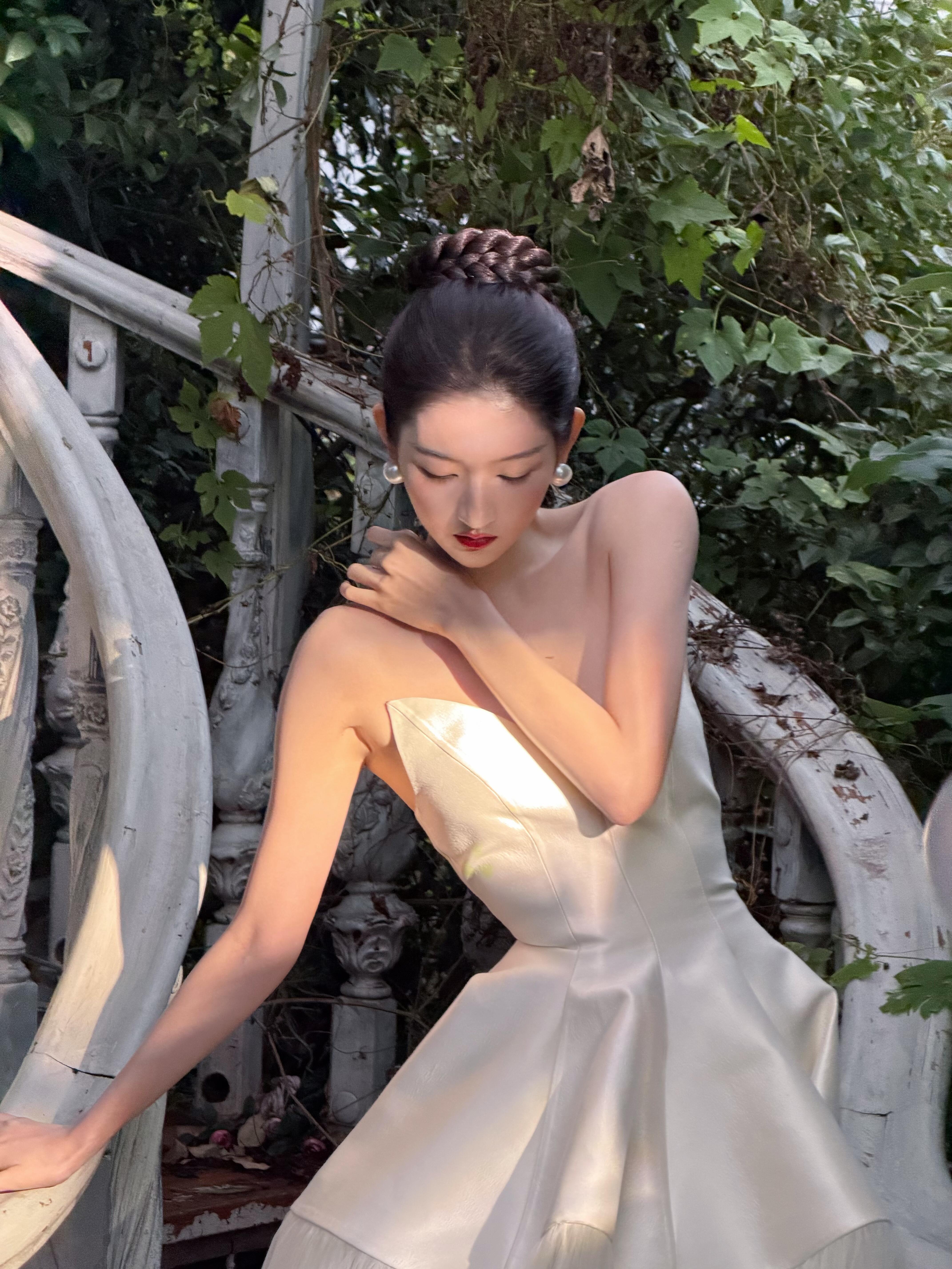 王玉雯的身材真是极品呀,肌肤如雪,好美