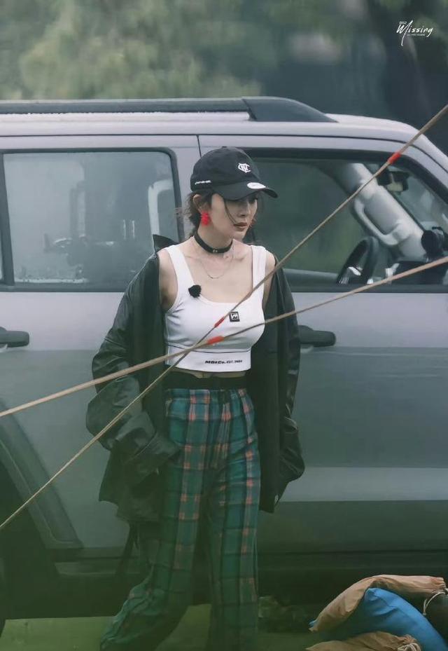 这才是细枝结硕果,杨幂离开了美颜滤镜,暴露了大幂幂的真实颜值