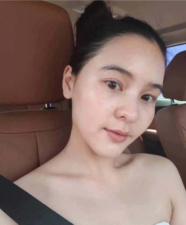 13位泰国女明星素颜照曝光，小水好美，Mai像大学生，Aump好年轻