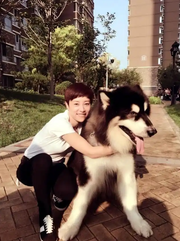 “师生恋”18年不婚不育，直言退休就去养老院，如今她却惨遭打脸