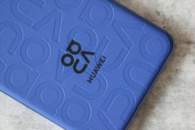 華為的“真香機”，從4699元跌至2368元，512GB+衛星通信+100W