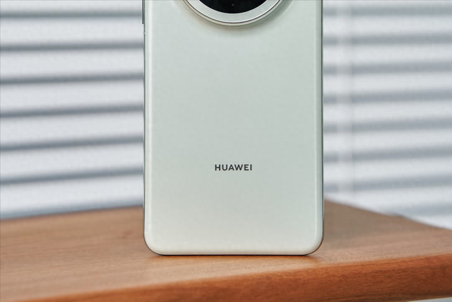 华为打响“价格战”!2K曲屏+昆仑玻璃+5500mAh,现已跌至4999元