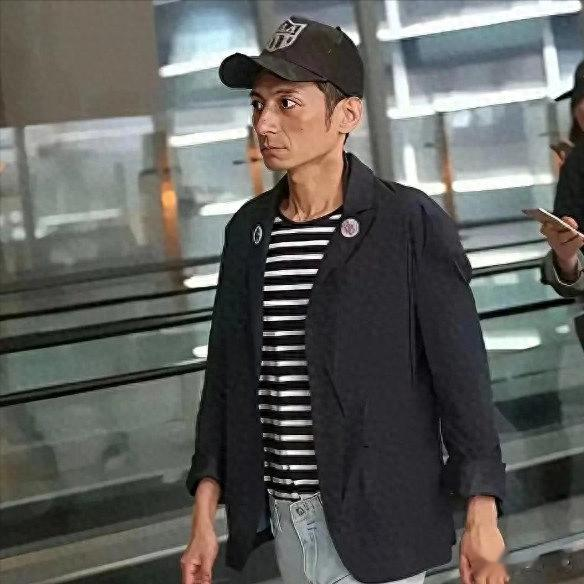 节目停播即失业,从主持人到“精神病”,李维嘉到底经历了什么?