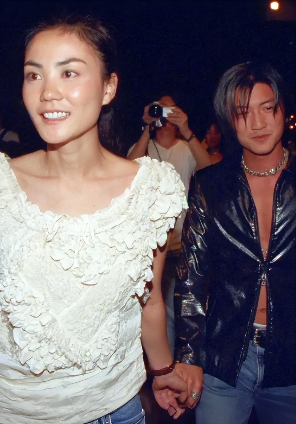 王菲也没想到，谢霆锋会因《镖人》吴京的一个举动，落得口碑暴跌