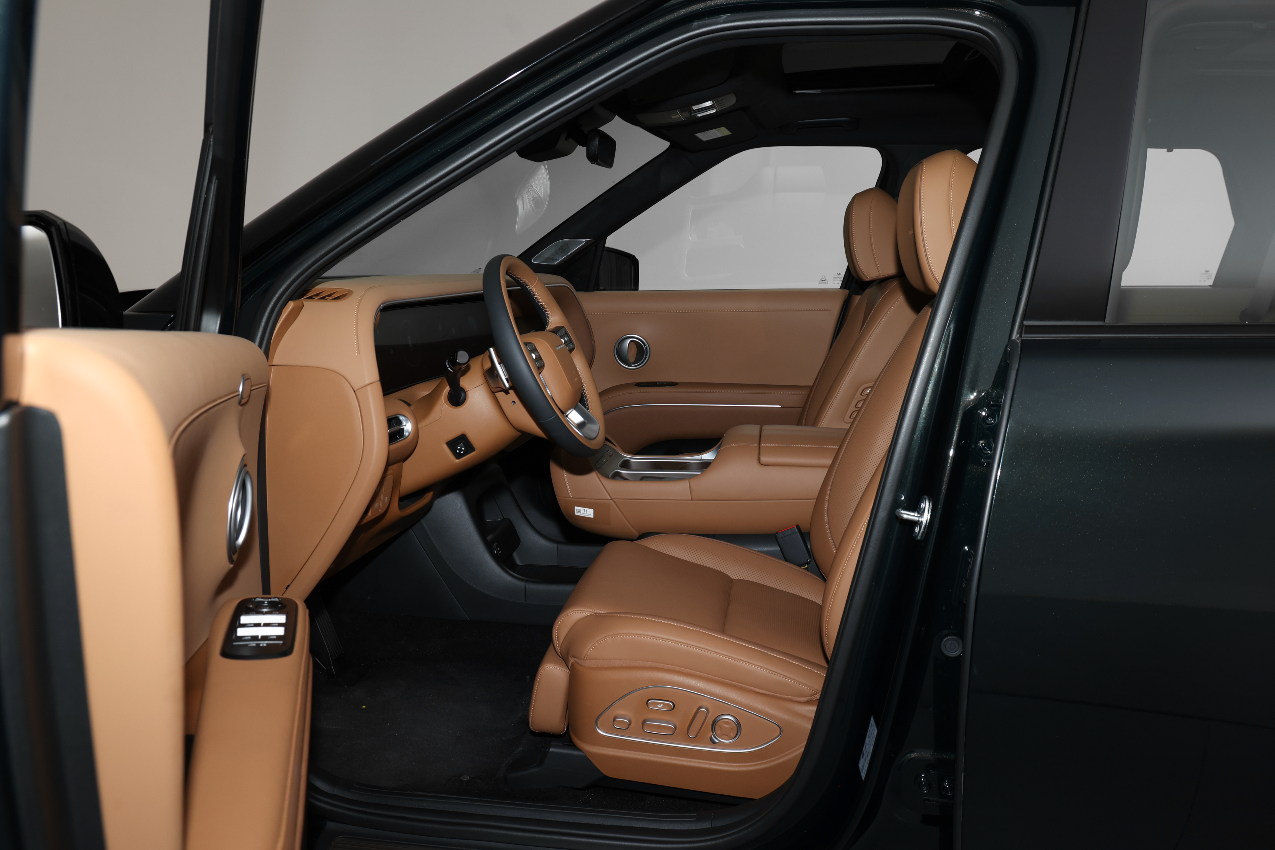 进口帕里斯帝上市,双电机加持,搭载2.5t发动机,值得买?