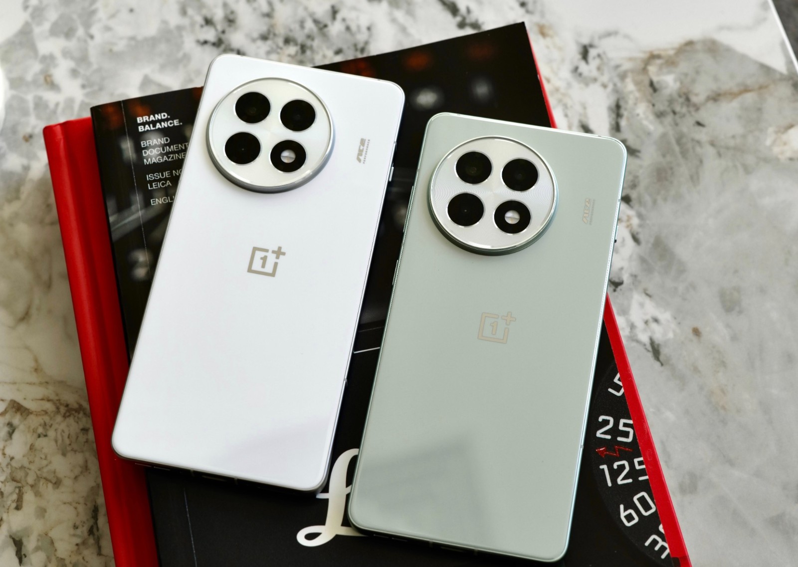 一加不要利润了?骁龙8至尊版手机才卖2294元,6100mAh+金属中框