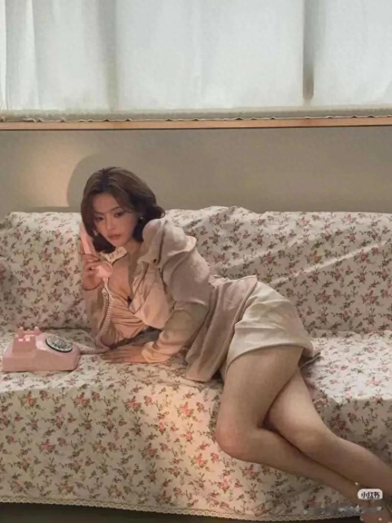 杨超越，已晕腿