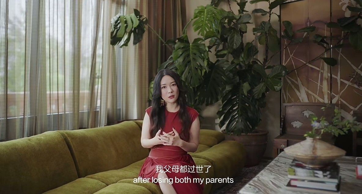 霍思燕家里竟养孔雀？ 3000平别墅曝光，贫穷限制了我的想象