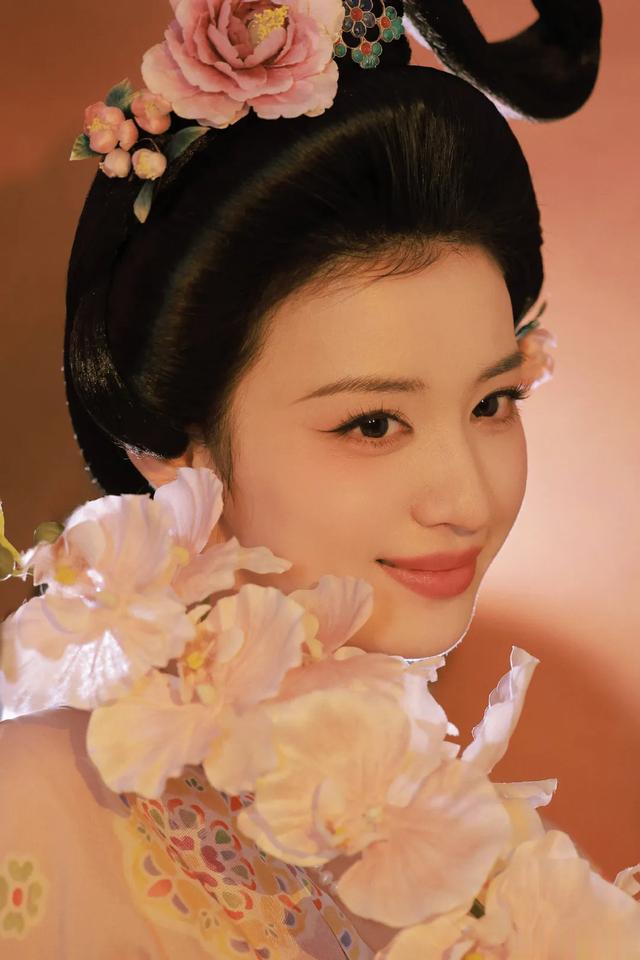 王楚然：貌美小花，在线释魅！