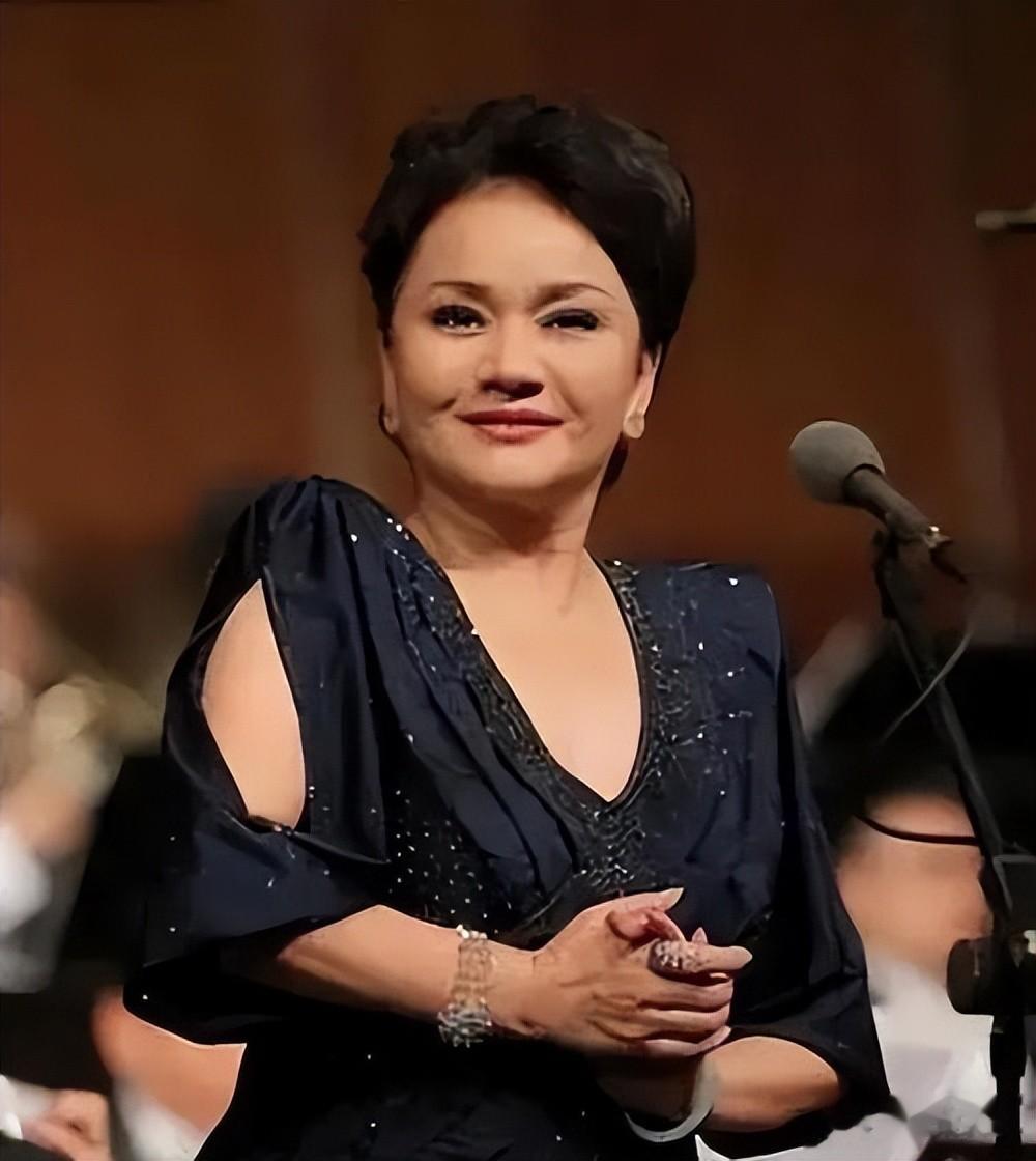 聂卫平的二婚妻子，哥哥家喻户晓，她是知名歌唱家，69岁仍未再婚