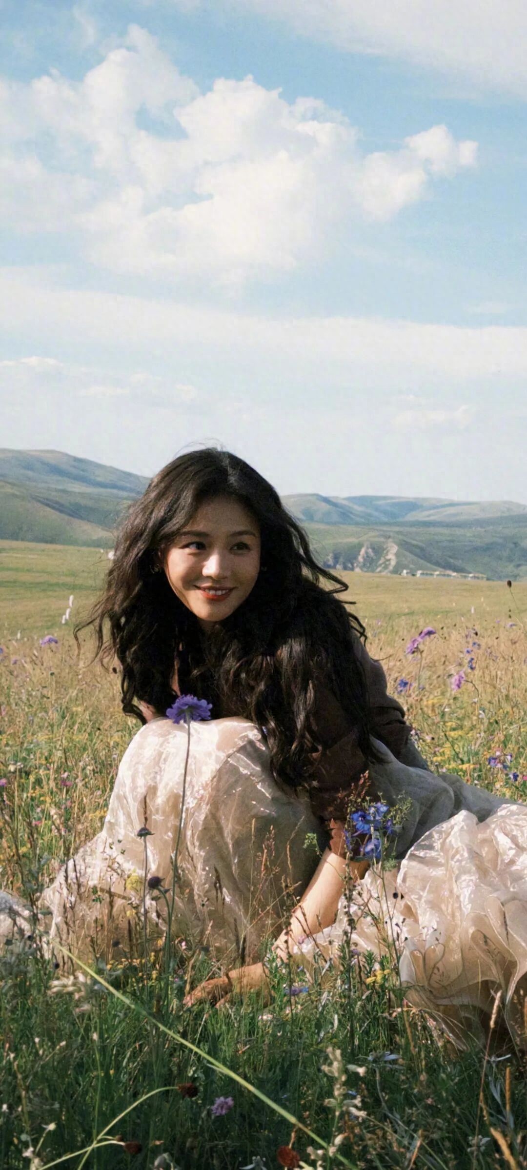 马思纯，草原漫步