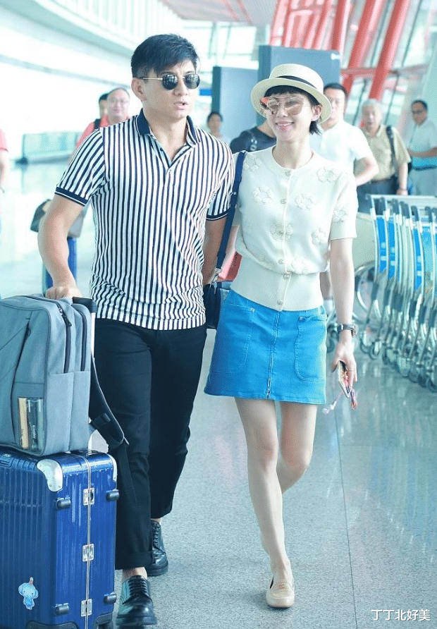 吴奇隆微微发福,小16岁的刘诗诗打扮像个小姑娘,被宠着真幸福