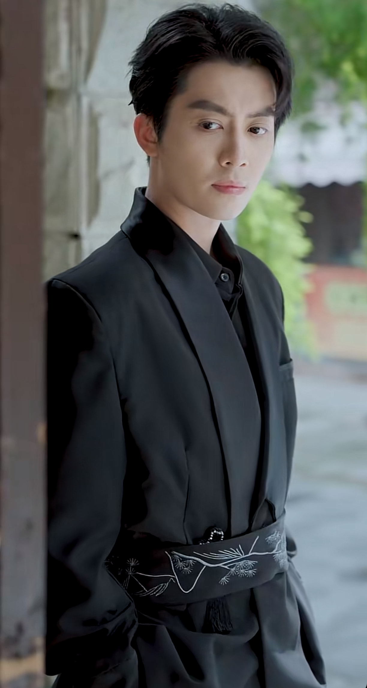 当短剧男主遇上撞衫,原来同一件西装12位霸总都穿过,谁更胜一筹