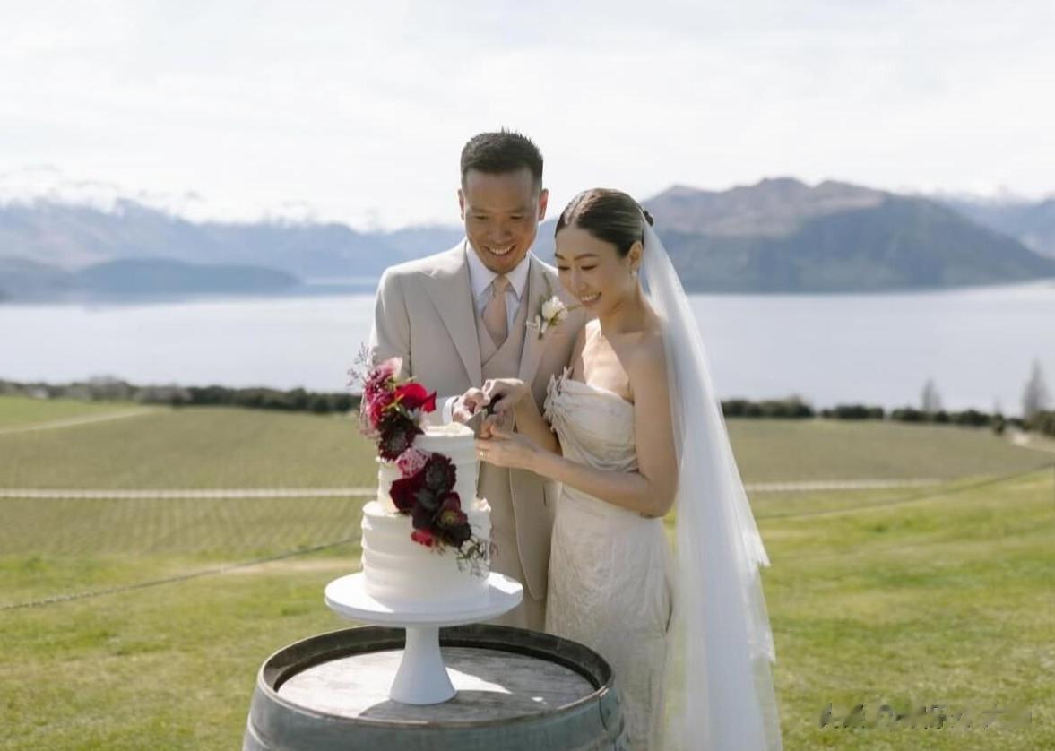 TVB视后胡定欣宣布结婚，恭喜啊新婚快乐，幸福永远！