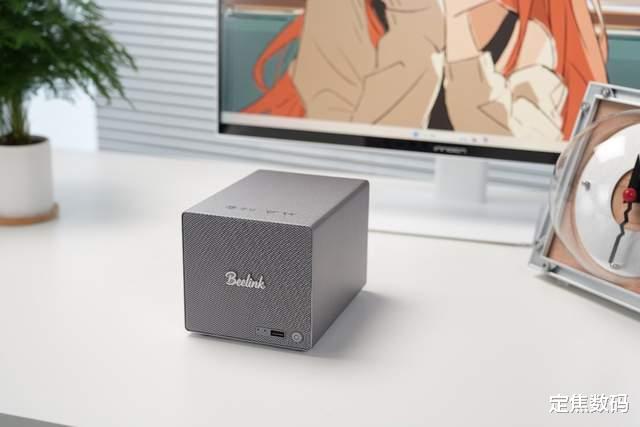 零刻ME Pro測評：巴掌大的雙盤位NAS，重新定義桌面存儲美學