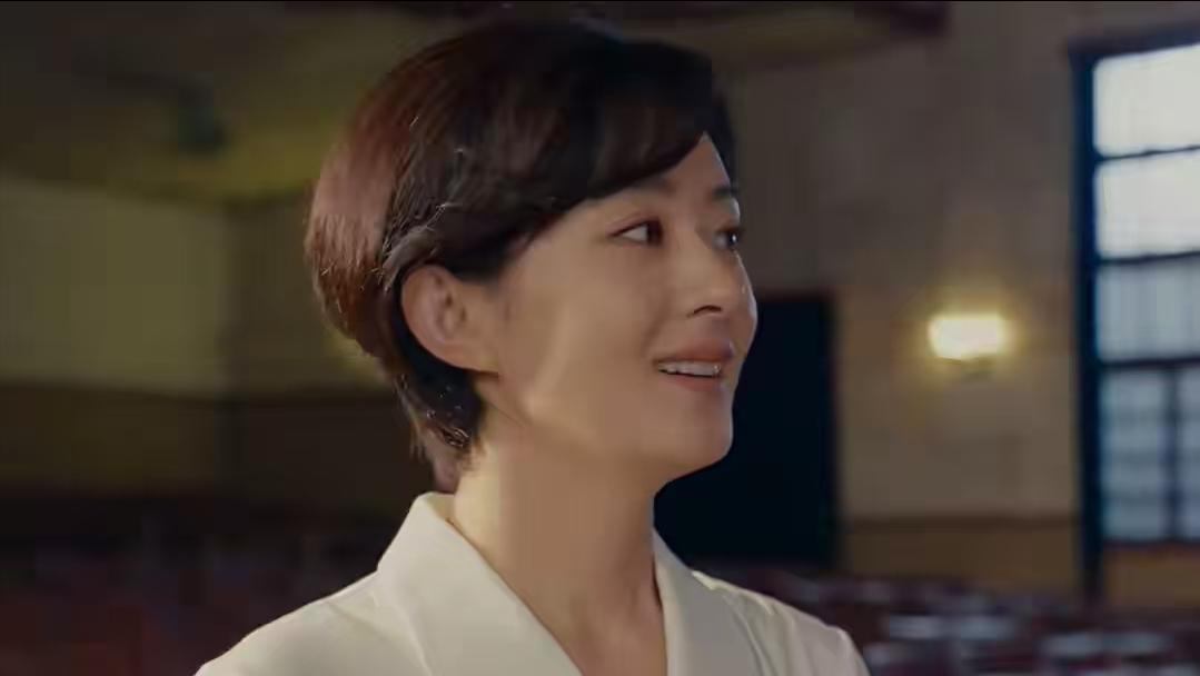 风水轮流转,曾经被嘲的杨幂和众星捧月的赵丽颖,如今口碑对了调