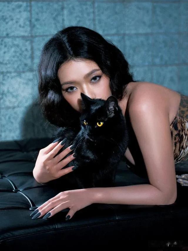 林允|这还是我们认识的她吗,时尚穿搭,赶紧来看!