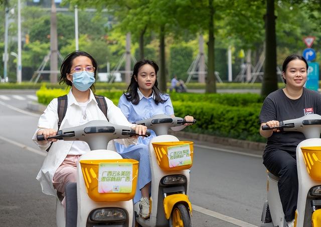 我国有14亿人,为何汽车突然卖不动了?