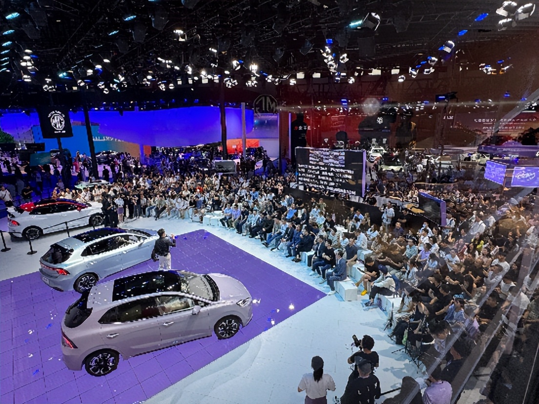 全新MG4上市:重塑纯电两厢市场格局,引领技术平权新时代