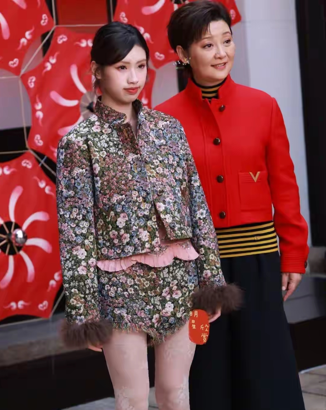 徐帆带徐朵亮相不到24小时，令人担心的事发生，评论区舆论一边倒