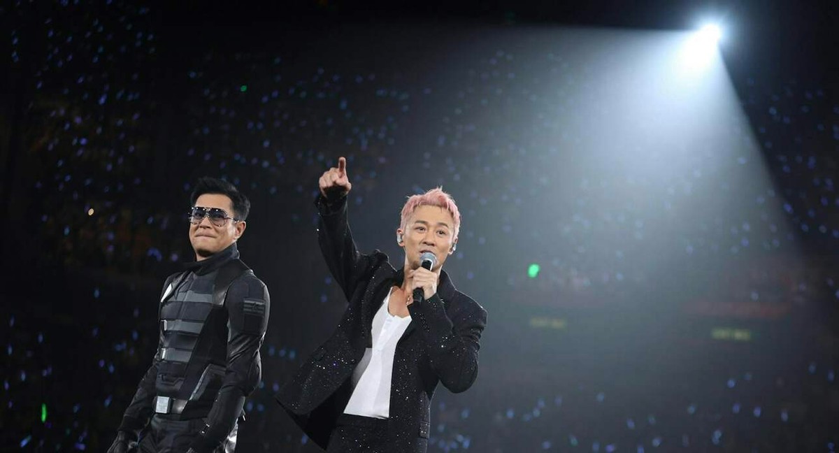 香港知名男歌手日本演唱会被搁置,曾被批演唱会跳舞过于擦边