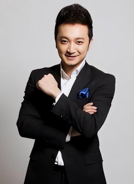 出轨、被央视除名？42岁尼格买提高调官宣喜讯，彻底打脸撒贝宁