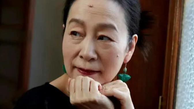 周野芒回应上热搜！承认已给足奚美娟体面，自称在逆境中活下来