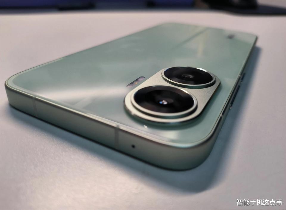 红米Turbo 5 Pro规格被确认:大直屏+超声波指纹解锁,金属中框也来了