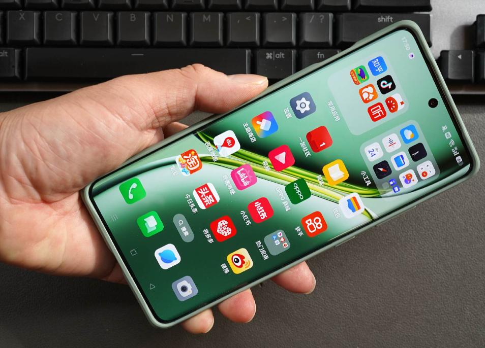 8月買手機無需太貴，可“閉眼入”的一款手機，512G公認高配低價