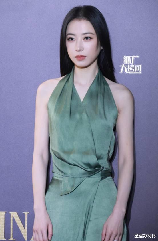 这一夜，金晨面相变了，杨幂风韵犹存，却被“全裹”的热依扎惊艳