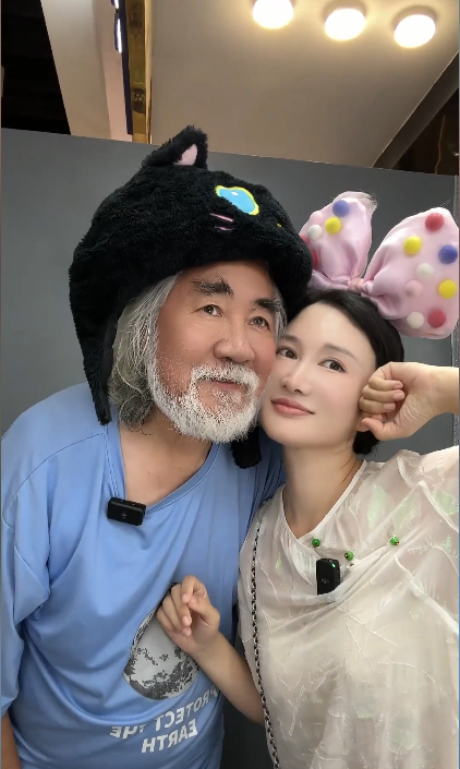 杜星霖怒骂张纪中:约会一身臭汗,身体不如小伙还脾气大,不幸福