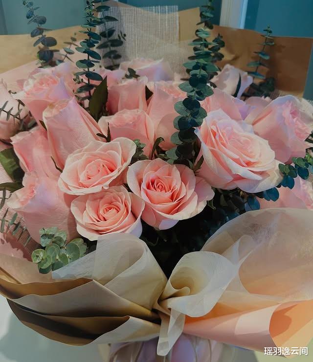 44岁熊黛林素颜曝光，高清镜头揭秘真实颜值，她真的好漂亮