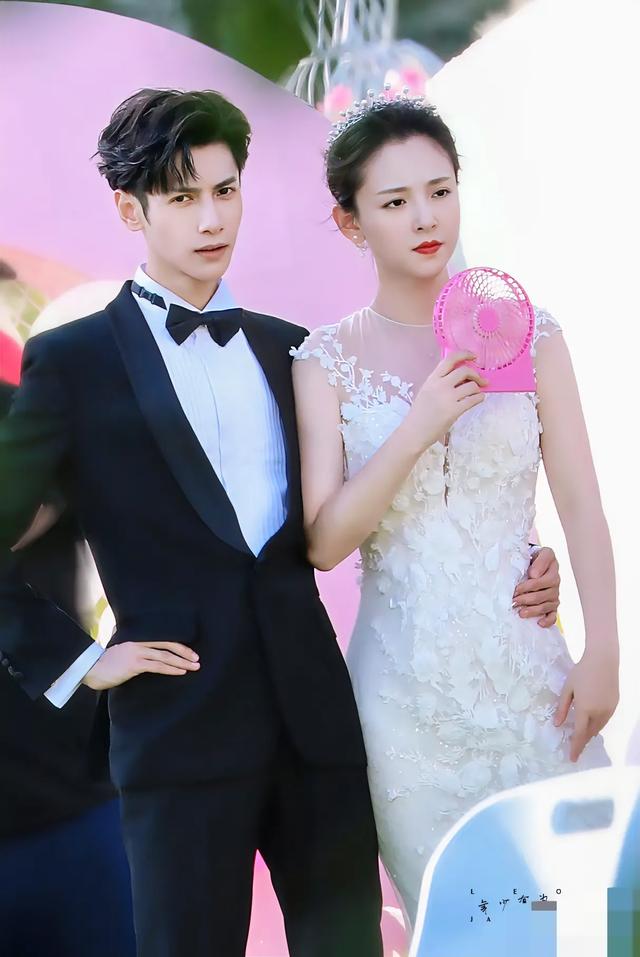 惊!当年青涩的武大校花,十年后樱花树下美得更惊艳