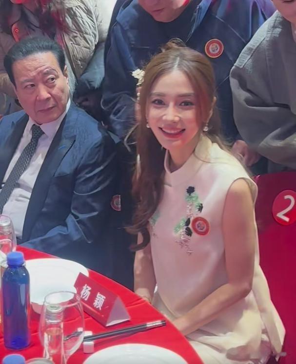 北京敬老节：97岁田华好硬朗，张勇手老到认不出，杨颖张一山也在