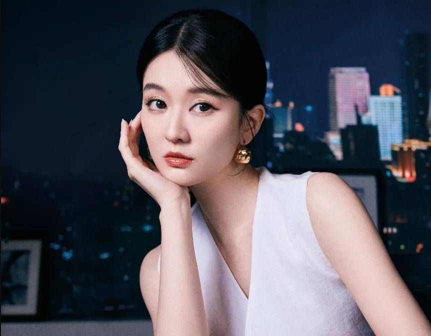 乔欣社交平台更新，分享婚后的休闲富太太日常