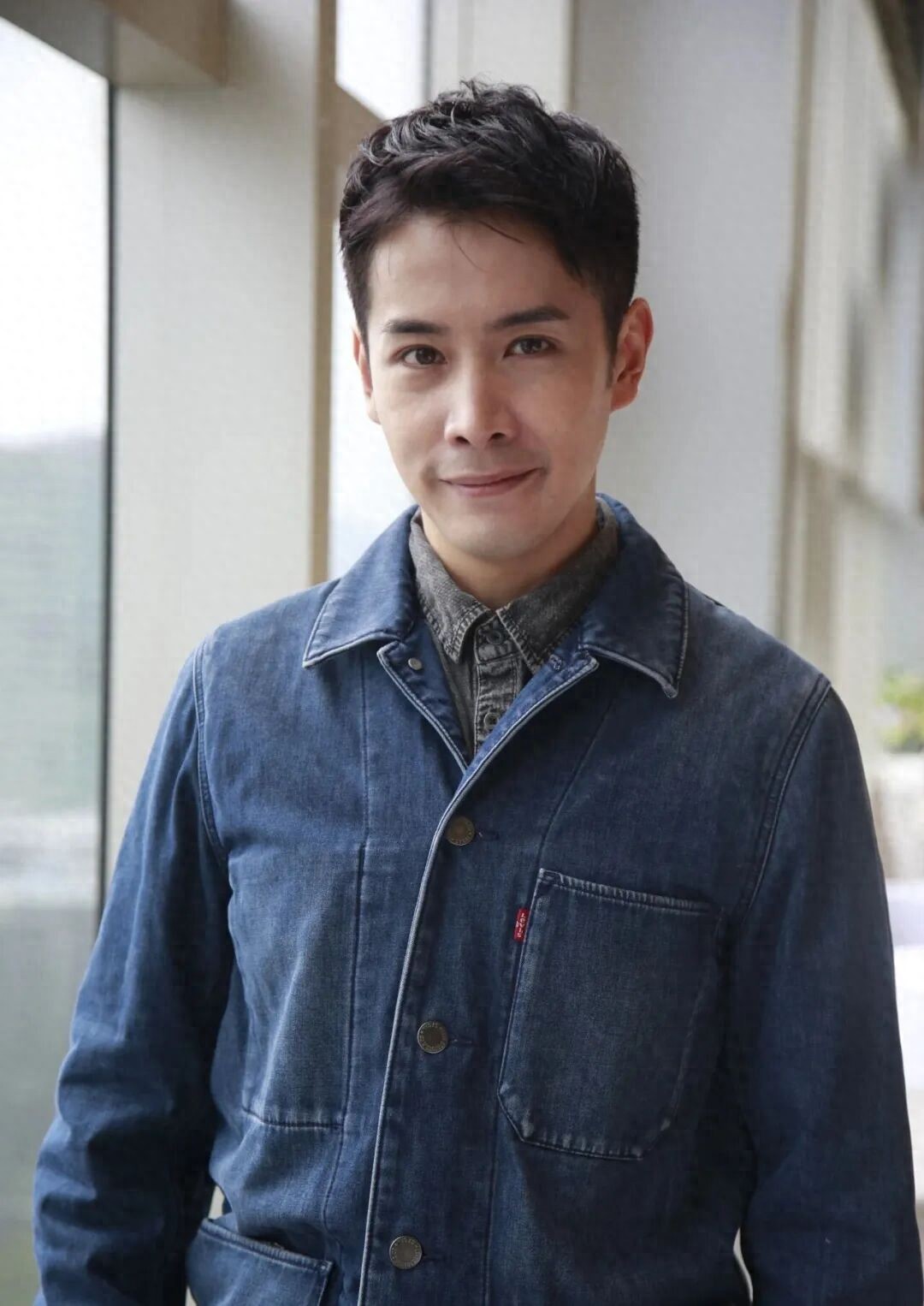 比穷更可怕！43岁TVB男星抗癌成功后，父亲证实患癌母亲又病倒