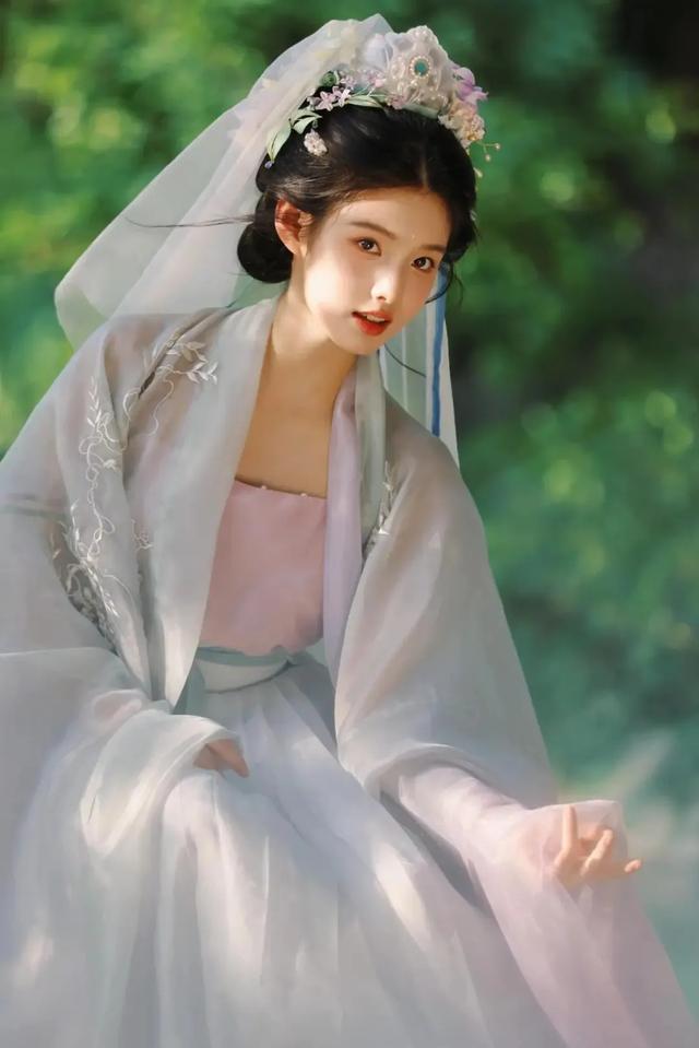 08年童星艾米,16岁出落得倾国倾城,韵味古风,宛如花神!